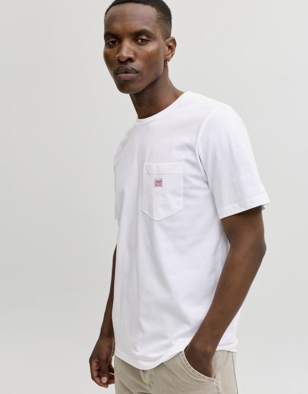 CAMISETA BLANCA DE MANGA CORTA CON BOLSILLO DE HOMBRE DE JACK AND JONES