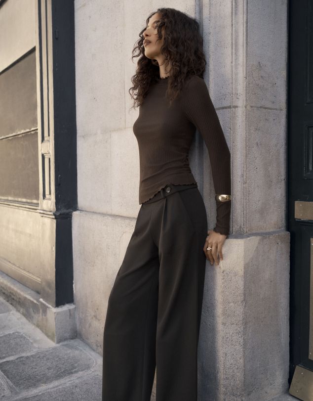 PANTALON DE PIERNA RECTA CON DETALLE DE BOTONES EN CINTURA DE MUJER DE JACQUELINE DE YONG
